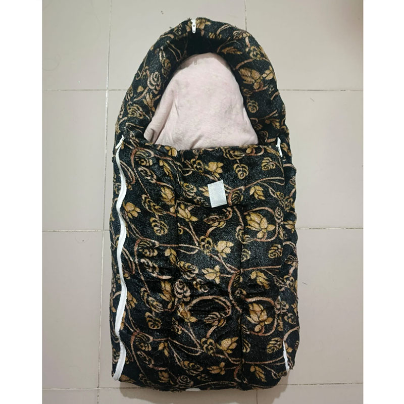 মকমল কাপড়ের নৌকা বেড